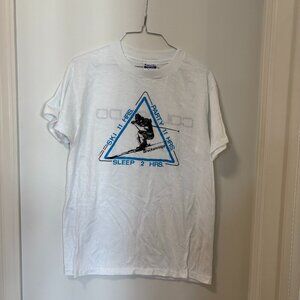 Vintage Graphic T-shirt Ski Colorado Single Stitch Skiing Size L Made in USA